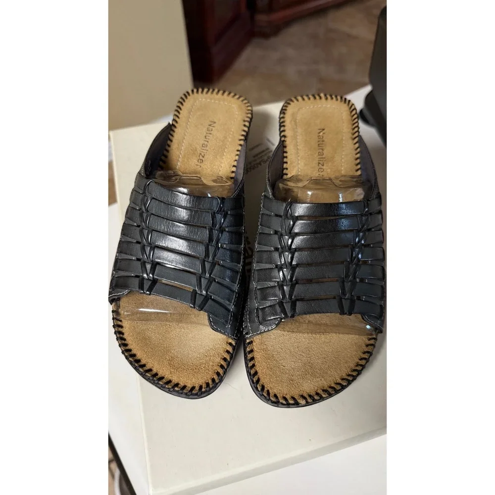 Naturalizer leather slide